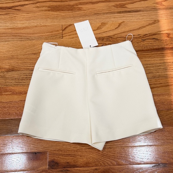 White Women's skort - Picture 3 of 4